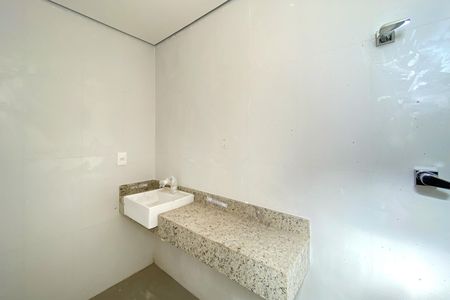 Casa de condomínio à venda com 175m², 3 quartos e 2 vagas Casa de condomínio à venda com 175m², 3 quartos e 2 vagasBanheiro da Suíte 1