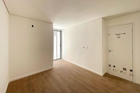 Casa de condomínio à venda com 175m², 3 quartos e 2 vagas Casa de condomínio à venda com 175m², 3 quartos e 2 vagasSuite 1