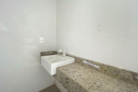 Casa de condomínio à venda com 175m², 3 quartos e 2 vagas Casa de condomínio à venda com 175m², 3 quartos e 2 vagasBanheiro da Suíte 1