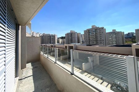 Casa de condomínio à venda com 175m², 3 quartos e 2 vagas Casa de condomínio à venda com 175m², 3 quartos e 2 vagasVaranda dos Quartos