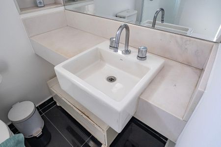 Apartamento para alugar com 80m², 2 quartos e 2 vagas Apartamento para alugar com 80m², 2 quartos e 2 vagasBanheiro