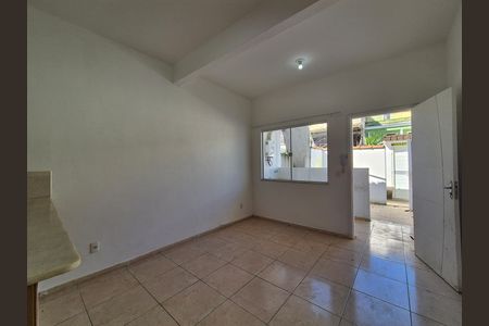 Apartamento para alugar com 2 quartos, 75m² em Vargem Pequena, Rio de Janeiro