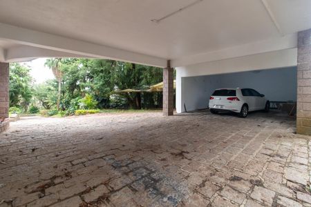 Garagem de casa para alugar com 4 quartos, 1000m² em Tristeza, Porto Alegre