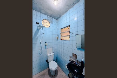 Casa à venda com 245m², 1 quarto e 2 vagas Casa à venda com 245m², 1 quarto e 2 vagasBanheiro