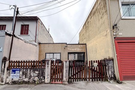 Casa à venda com 245m², 1 quarto e 2 vagas Casa à venda com 245m², 1 quarto e 2 vagasFachada - Plaquinha