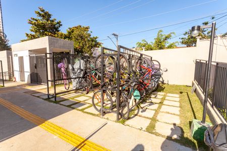 Bicicletário de apartamento para alugar com 2 quartos, 34m² em Veleiros, São Paulo