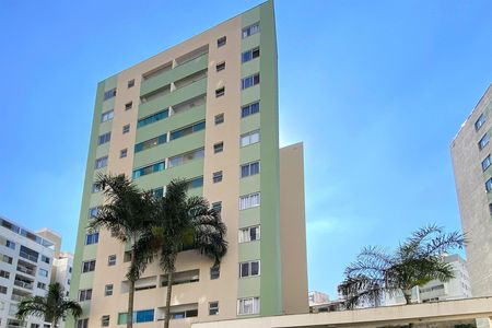 Apartamento à venda com 62m², 2 quartos e 1 vaga Apartamento à venda com 62m², 2 quartos e 1 vagaFachada