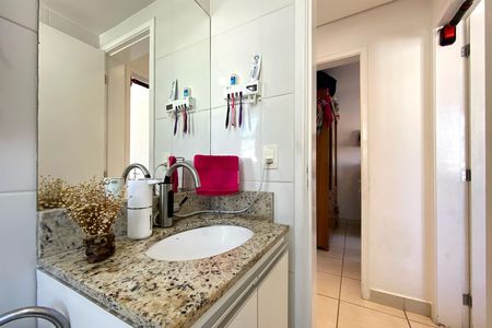 Apartamento à venda com 62m², 2 quartos e 1 vaga Apartamento à venda com 62m², 2 quartos e 1 vagaBanheiro