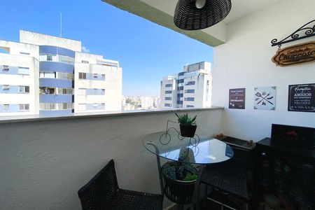 Apartamento à venda com 62m², 2 quartos e 1 vaga Apartamento à venda com 62m², 2 quartos e 1 vagaVaranda da Sala