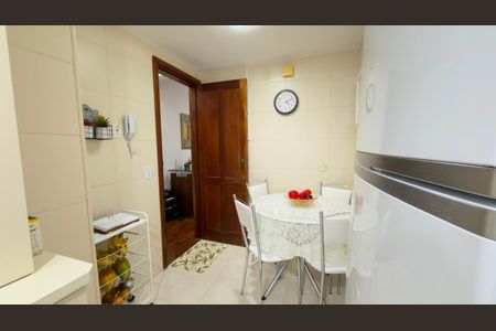 Apartamento à venda com 130m², 3 quartos e 1 vaga Apartamento à venda com 130m², 3 quartos e 1 vagaCozinha