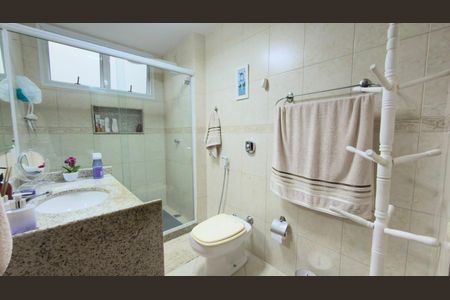Apartamento à venda com 130m², 3 quartos e 1 vaga Apartamento à venda com 130m², 3 quartos e 1 vagaBanheiro