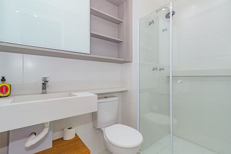 Banheiro de kitnet/studio para alugar com 1 quarto, 32m² em Santo Amaro, São Paulo