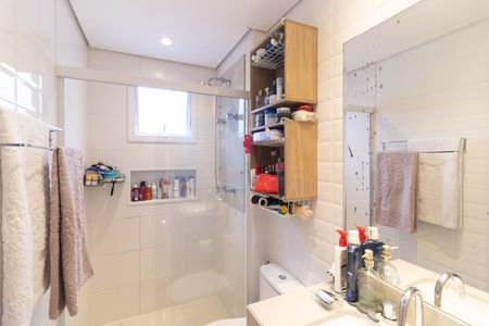 Apartamento à venda com 93m², 2 quartos e 2 vagas Apartamento à venda com 93m², 2 quartos e 2 vagasBanheiro da Suíte 1