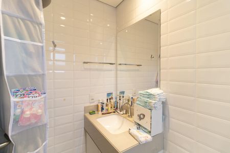 Apartamento à venda com 93m², 2 quartos e 2 vagas Apartamento à venda com 93m², 2 quartos e 2 vagasBanheiro da Suíte 2
