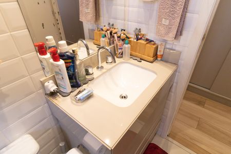 Apartamento à venda com 93m², 2 quartos e 2 vagas Apartamento à venda com 93m², 2 quartos e 2 vagasBanheiro da Suíte 1