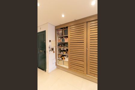 Apartamento à venda com 93m², 2 quartos e 2 vagas Apartamento à venda com 93m², 2 quartos e 2 vagasDispensa