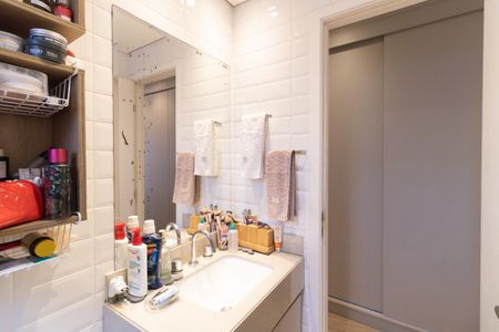 Apartamento à venda com 93m², 2 quartos e 2 vagas Apartamento à venda com 93m², 2 quartos e 2 vagasBanheiro da Suíte 1