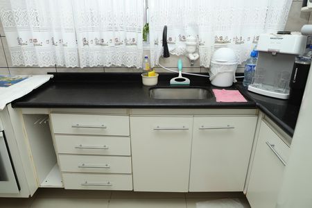 Cozinha de casa para alugar com 2 quartos, 200m² em Cidade Líder, São Paulo