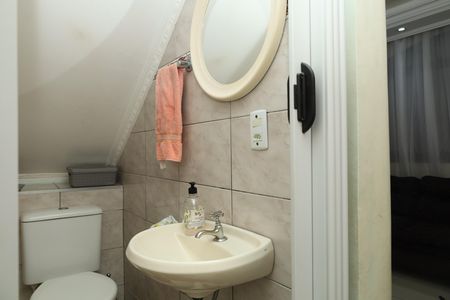 Casa para alugar com 200m², 2 quartos e 2 vagasBanheiro 2