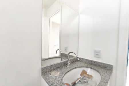 Banheiro de apartamento para alugar com 2 quartos, 42m² em Jardim Ipaussurama, Campinas