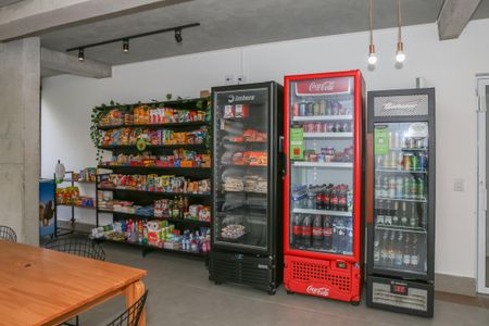 Studio para alugar com 25m², 1 quarto e sem vaga Studio para alugar com 25m², 1 quarto e sem vagaMercado