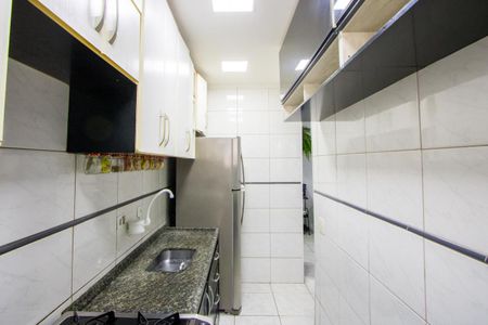 Cozinha de apartamento à venda com 2 quartos, 50m² em Vila Aquilino, Santo André