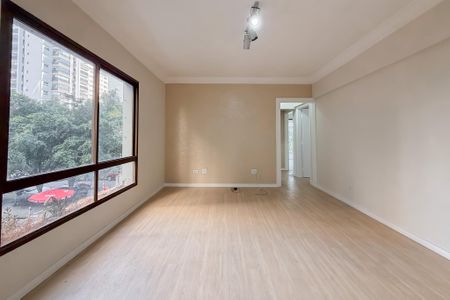 Apartamento à venda com 84m², 3 quartos e 2 vagas Apartamento à venda com 84m², 3 quartos e 2 vagasSala