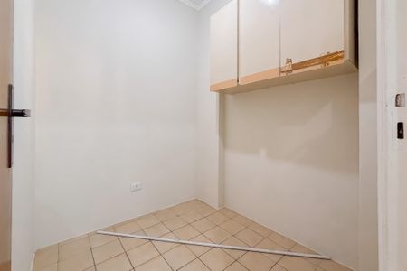 Apartamento à venda com 84m², 3 quartos e 2 vagas Apartamento à venda com 84m², 3 quartos e 2 vagasQuarto de Serviço