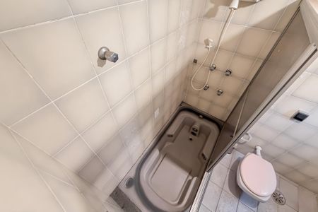 Apartamento à venda com 84m², 3 quartos e 2 vagas Apartamento à venda com 84m², 3 quartos e 2 vagasBanheiro da Suíte