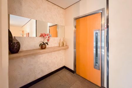 Apartamento à venda com 84m², 3 quartos e 2 vagas Apartamento à venda com 84m², 3 quartos e 2 vagasHall Social