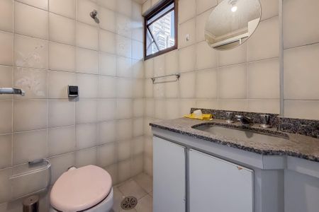 Apartamento à venda com 84m², 3 quartos e 2 vagas Apartamento à venda com 84m², 3 quartos e 2 vagasBanheiro da Suíte