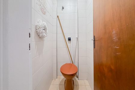 Apartamento à venda com 84m², 3 quartos e 2 vagas Apartamento à venda com 84m², 3 quartos e 2 vagasBanheiro de Serviço