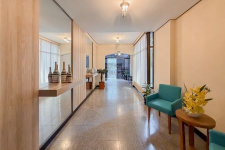 Apartamento à venda com 84m², 3 quartos e 2 vagas Apartamento à venda com 84m², 3 quartos e 2 vagasHall Social
