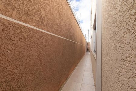 Casa à venda com 360m², 3 quartos e 2 vagas Casa à venda com 360m², 3 quartos e 2 vagasLateral