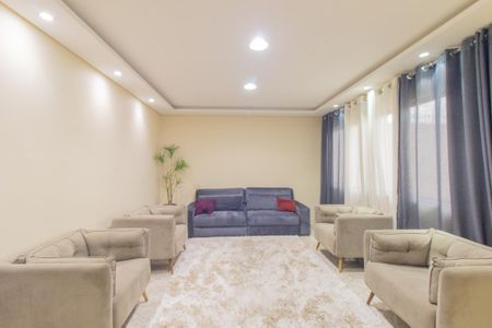 Casa à venda com 3 quartos, 360m² em Guaíra, Curitiba