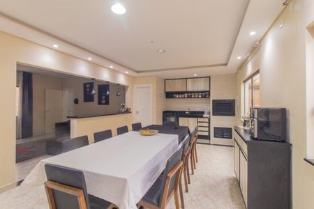 Casa à venda com 360m², 3 quartos e 2 vagas Casa à venda com 360m², 3 quartos e 2 vagasCozinha