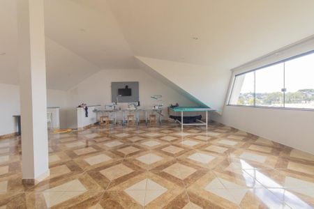 Casa à venda com 360m², 3 quartos e 2 vagas Casa à venda com 360m², 3 quartos e 2 vagasAtico