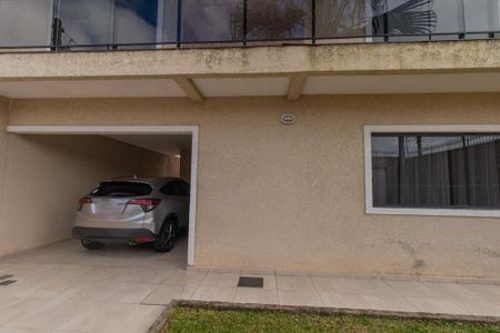 Garagem de casa à venda com 3 quartos, 360m² em Guaíra, Curitiba