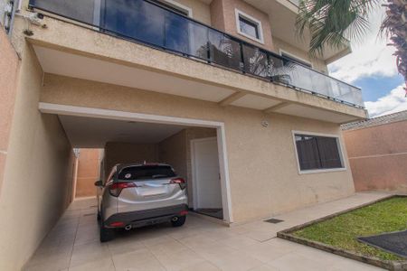 Fachada de casa à venda com 3 quartos, 360m² em Guaíra, Curitiba