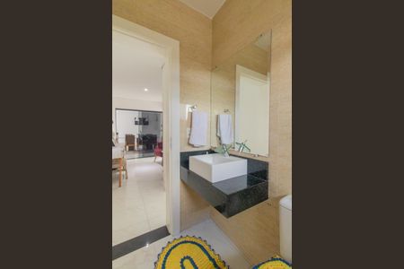 Casa à venda com 360m², 3 quartos e 2 vagas Casa à venda com 360m², 3 quartos e 2 vagasBanheiro Social