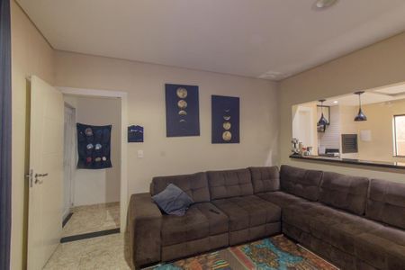 Casa à venda com 360m², 3 quartos e 2 vagas Casa à venda com 360m², 3 quartos e 2 vagasSala de TV