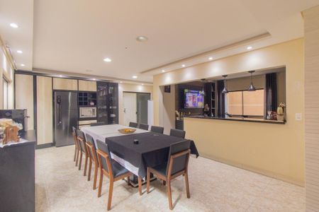 Casa à venda com 360m², 3 quartos e 2 vagas Casa à venda com 360m², 3 quartos e 2 vagasCozinha