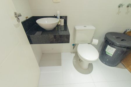 Casa à venda com 360m², 3 quartos e 2 vagas Casa à venda com 360m², 3 quartos e 2 vagasBanheiro Social 2