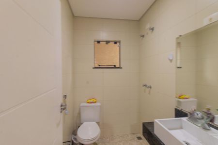 Casa à venda com 360m², 3 quartos e 2 vagas Casa à venda com 360m², 3 quartos e 2 vagasLavabo