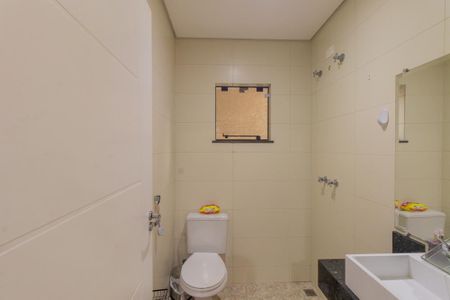 Casa à venda com 360m², 3 quartos e 2 vagas Casa à venda com 360m², 3 quartos e 2 vagasLavabo