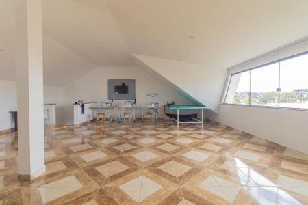 Casa à venda com 360m², 3 quartos e 2 vagas Casa à venda com 360m², 3 quartos e 2 vagasAtico