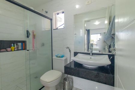 Casa à venda com 360m², 3 quartos e 2 vagas Casa à venda com 360m², 3 quartos e 2 vagasBanheiro da Suite 1