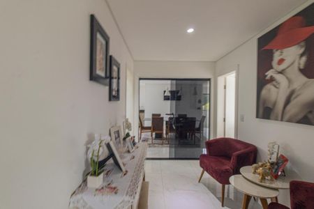 Casa à venda com 360m², 3 quartos e 2 vagas Casa à venda com 360m², 3 quartos e 2 vagasHall