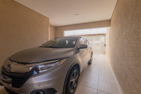 Garagem de casa à venda com 3 quartos, 360m² em Guaíra, Curitiba