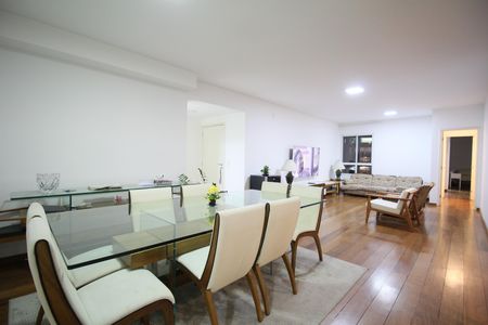Apartamento à venda com 168m², 2 quartos e 2 vagasSala